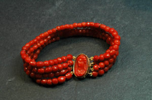 site 1 bracelet corail